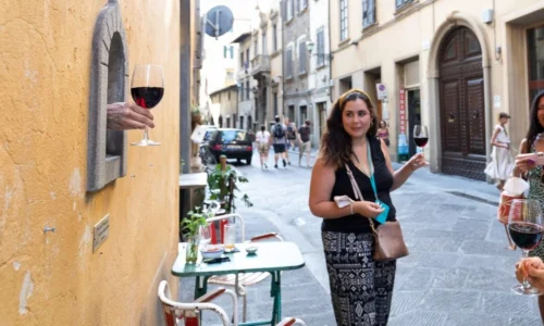 Wine Windows of Florence (2026): The Complete Guide to Florence’s Hidden Wine Tradition